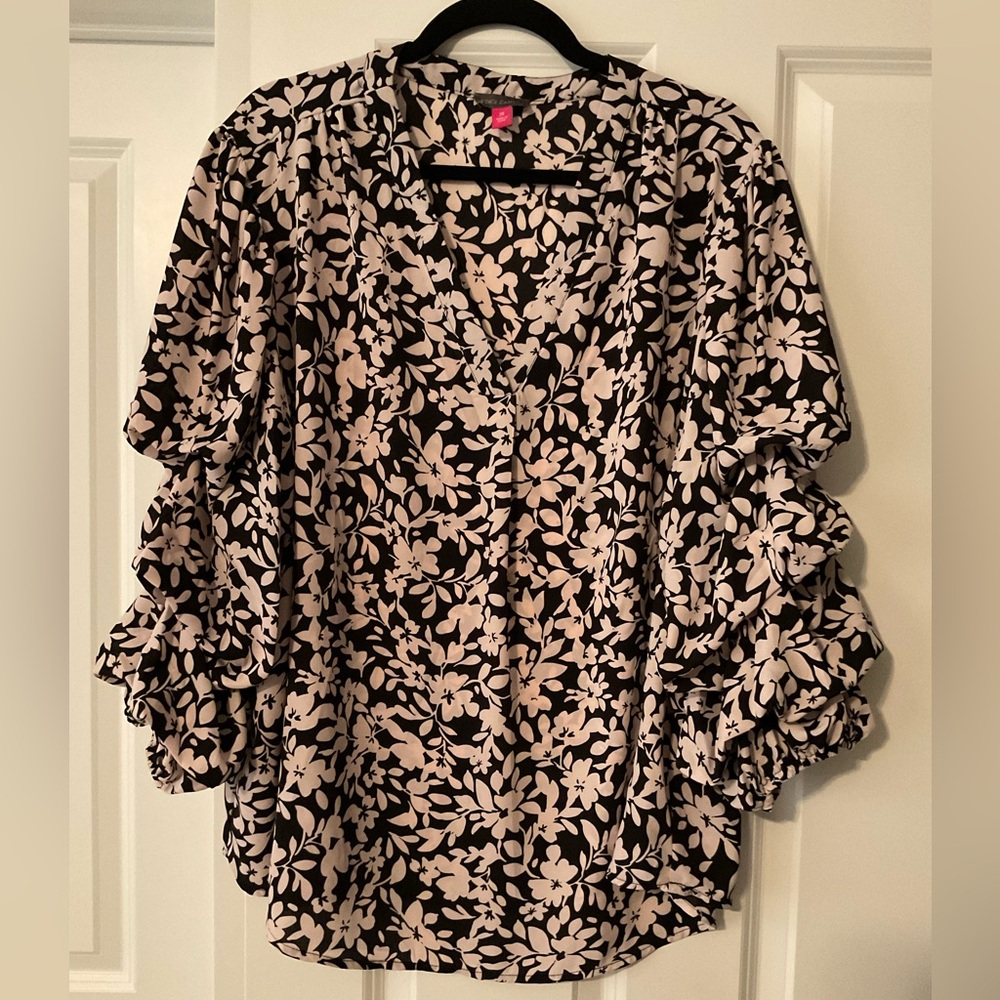 Vince Camuto 3X 3/4 rouched sleeve top